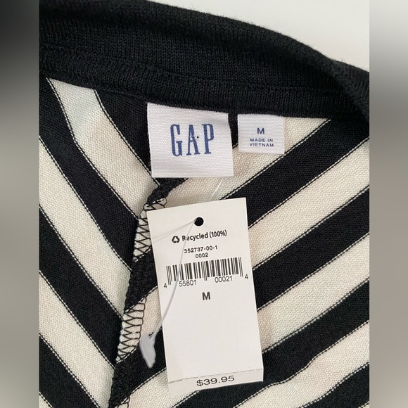 Gap Chevron Striped Sleeveless Sweater Top women’s size M - Picture 2 of 9